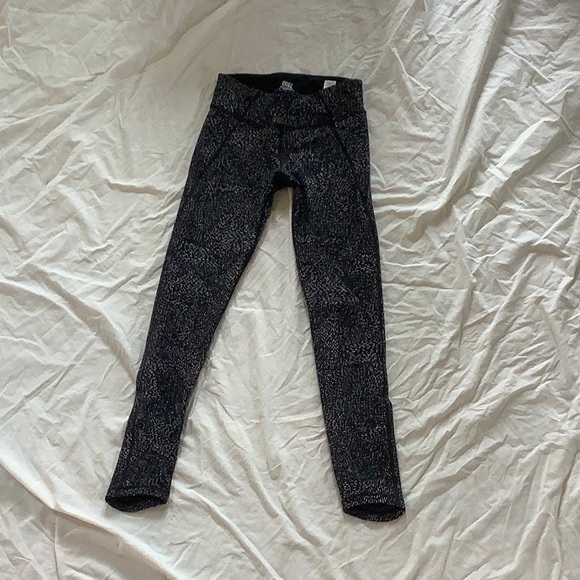 Girls Athleta leggings - Picture 1 of 3